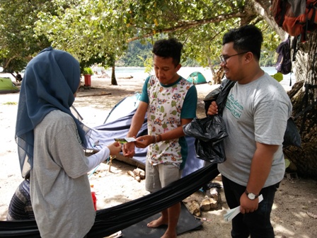 Alumni Beasiswa Tanoto Foundation Gelar Gerakan Peduli Lingkungan